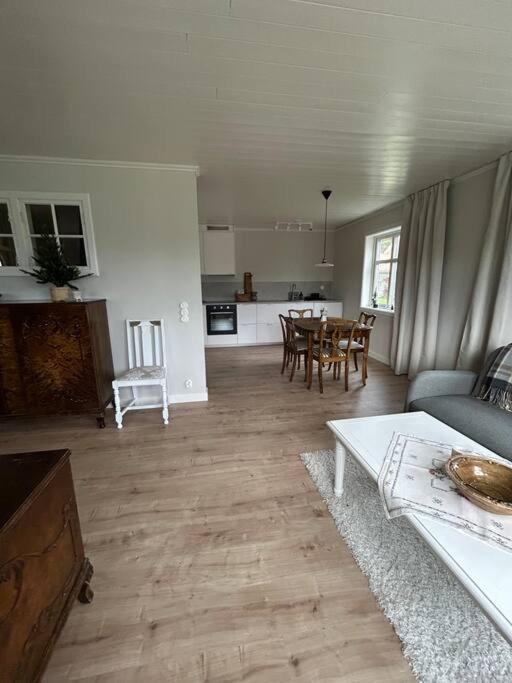 Appartement Ny Laegenhet I Vesene à Ljung Extérieur photo